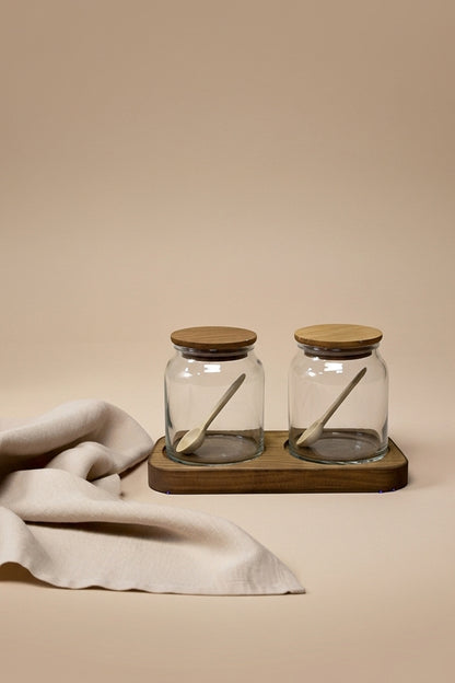Ahşap Kapaklı Şeffaf Cam Tuz ve Karabiber Kavanozu Seti – Ahşap Standlı 2'li Set / 250 ml
