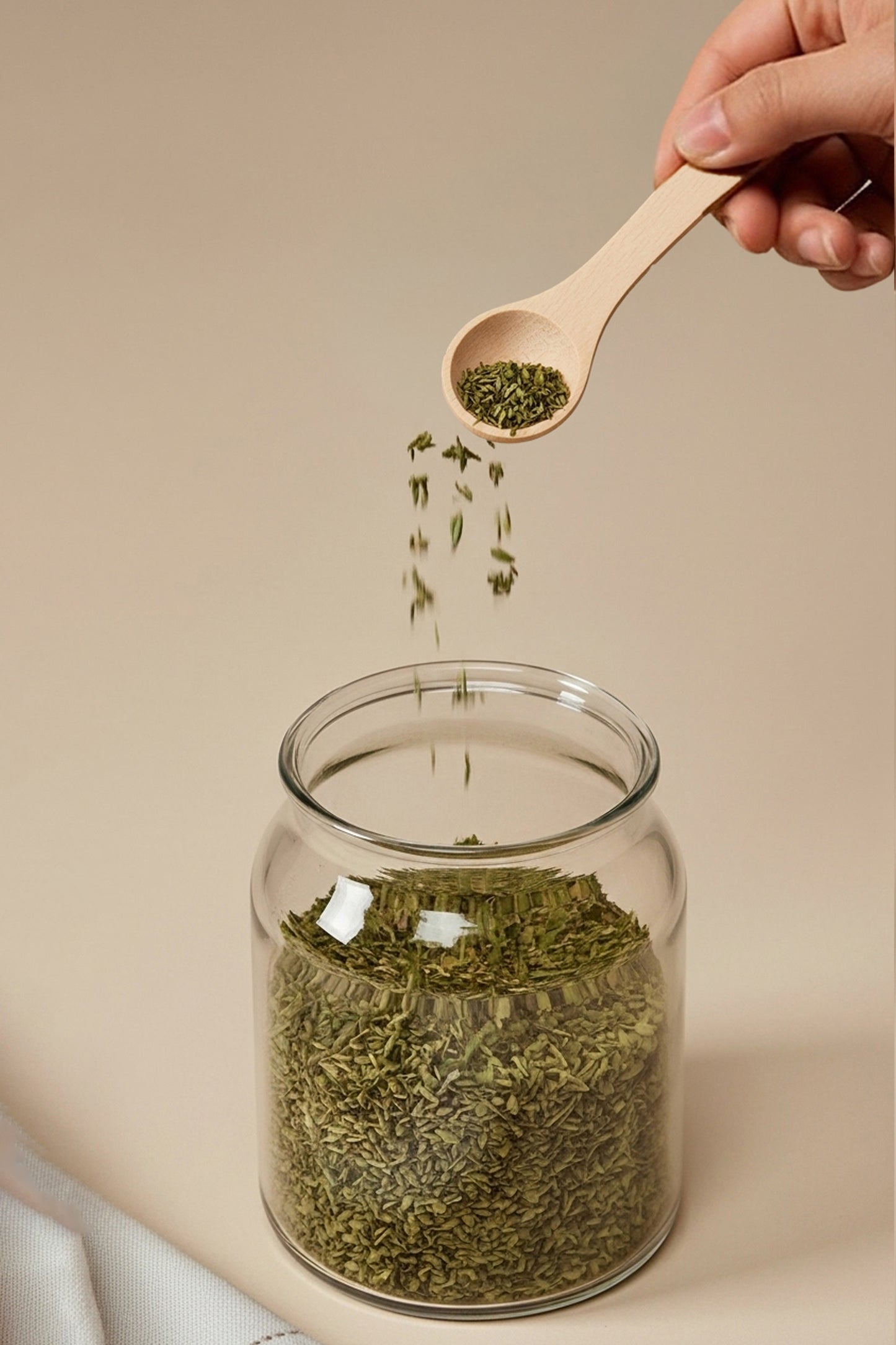 Ahşap Kapaklı 3’lü Şeffaf Cam Baharatlık Seti - Koyu Renk Ahşap Standlı - 250 ml Hacimli