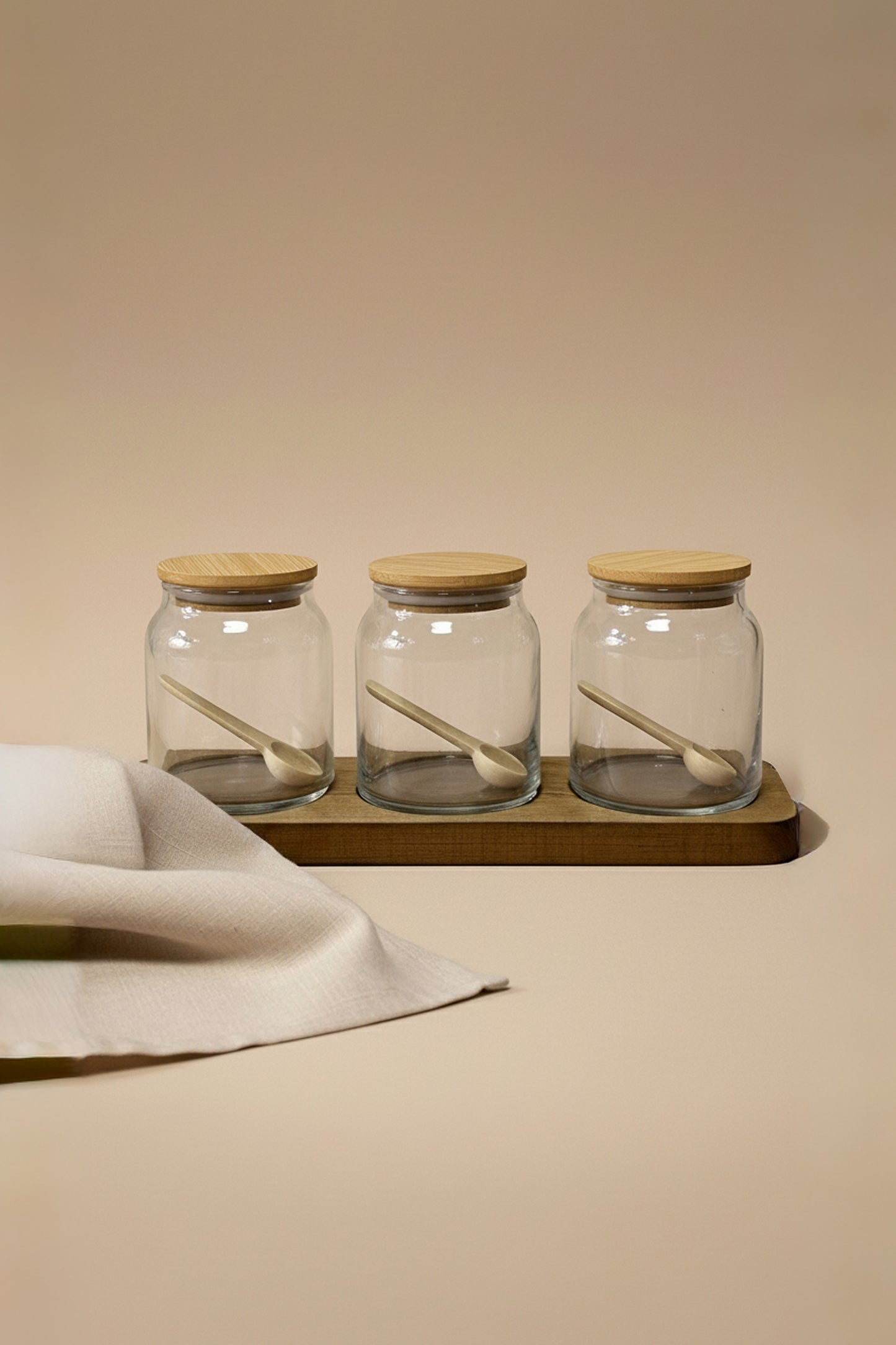 Ahşap Kapaklı 3’lü Şeffaf Cam Baharatlık Seti - Koyu Renk Ahşap Standlı - 250 ml Hacimli