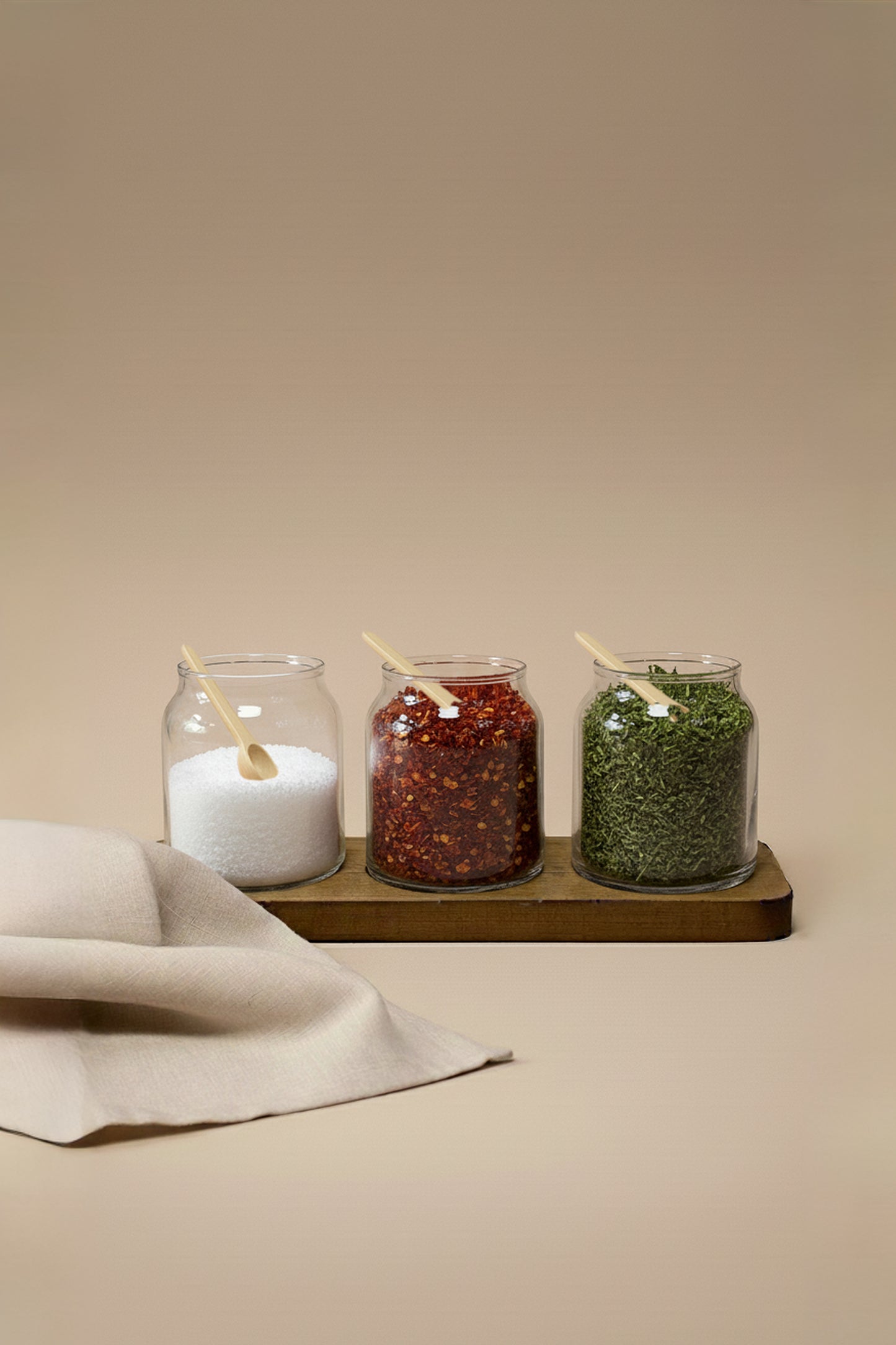 Ahşap Kapaklı 3’lü Şeffaf Cam Baharatlık Seti - Koyu Renk Ahşap Standlı - 250 ml Hacimli