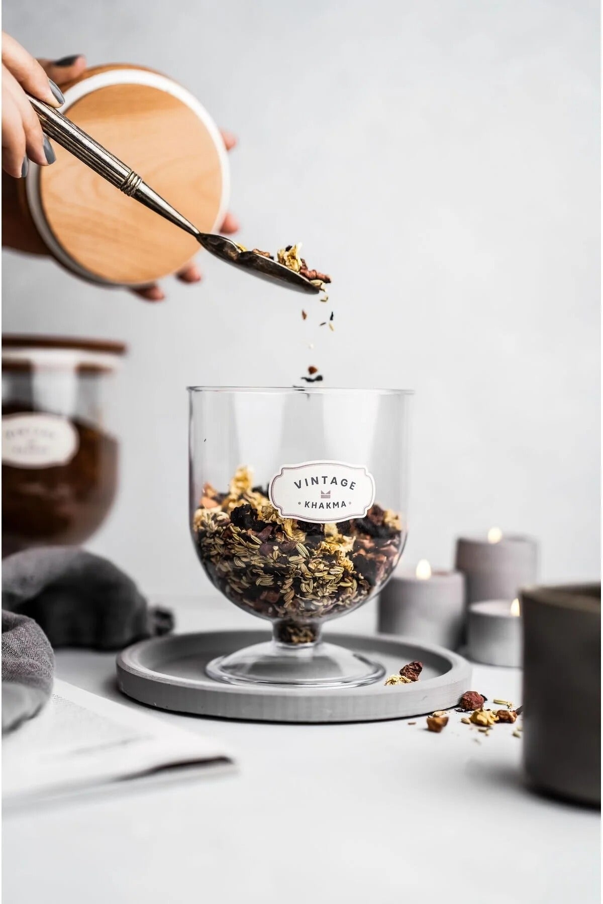 DEKORATİF VAKUM-AHŞAP KAPAKLI MİKA 0,8lt MISIR GEVREĞİ-YULAF-KURABİYE-KURUYEMİŞ SAKLAMA KABI