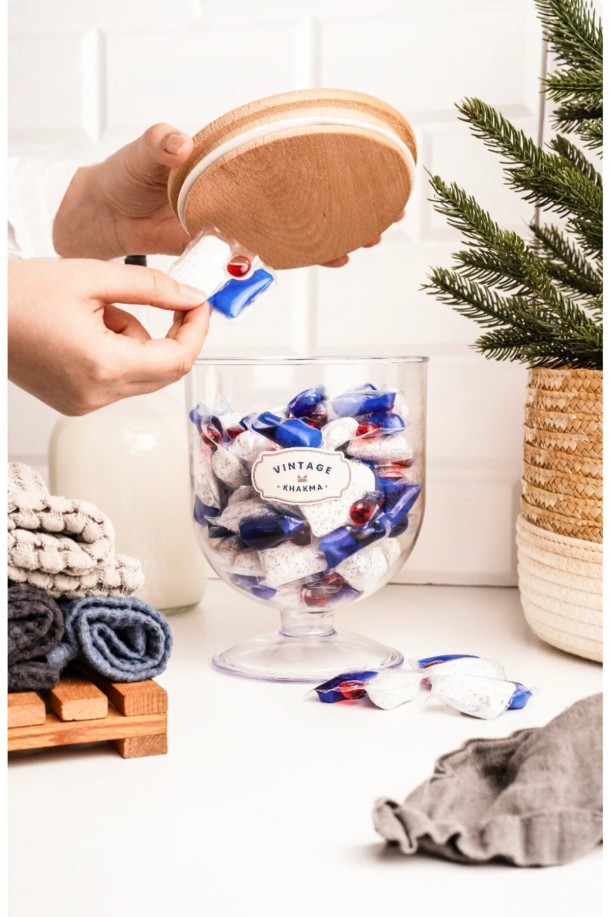 DEKORATİF 2 ADET VAKUM-AHŞAP KAPAKLI MİKA 1,5lt MISIR GEVREĞİ-YULAF-KURABİYE-KURUYEMİŞ SAKLAMA KABI