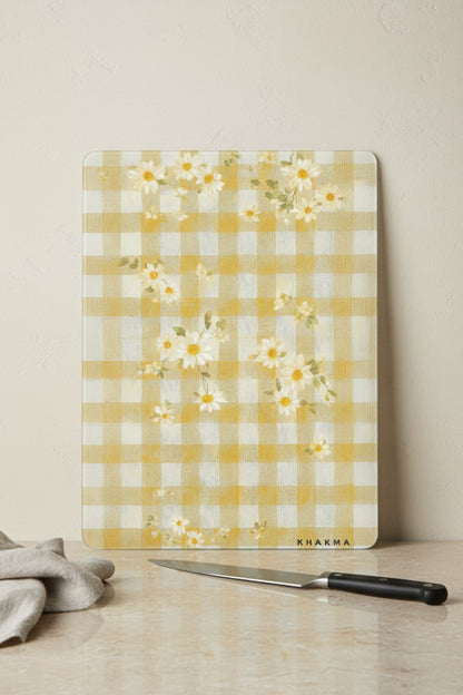 FloralMood Cam Kesme Tahtası – 25x35 cm | Sarı Ekose & Papatya Desenli | Temperli Cam