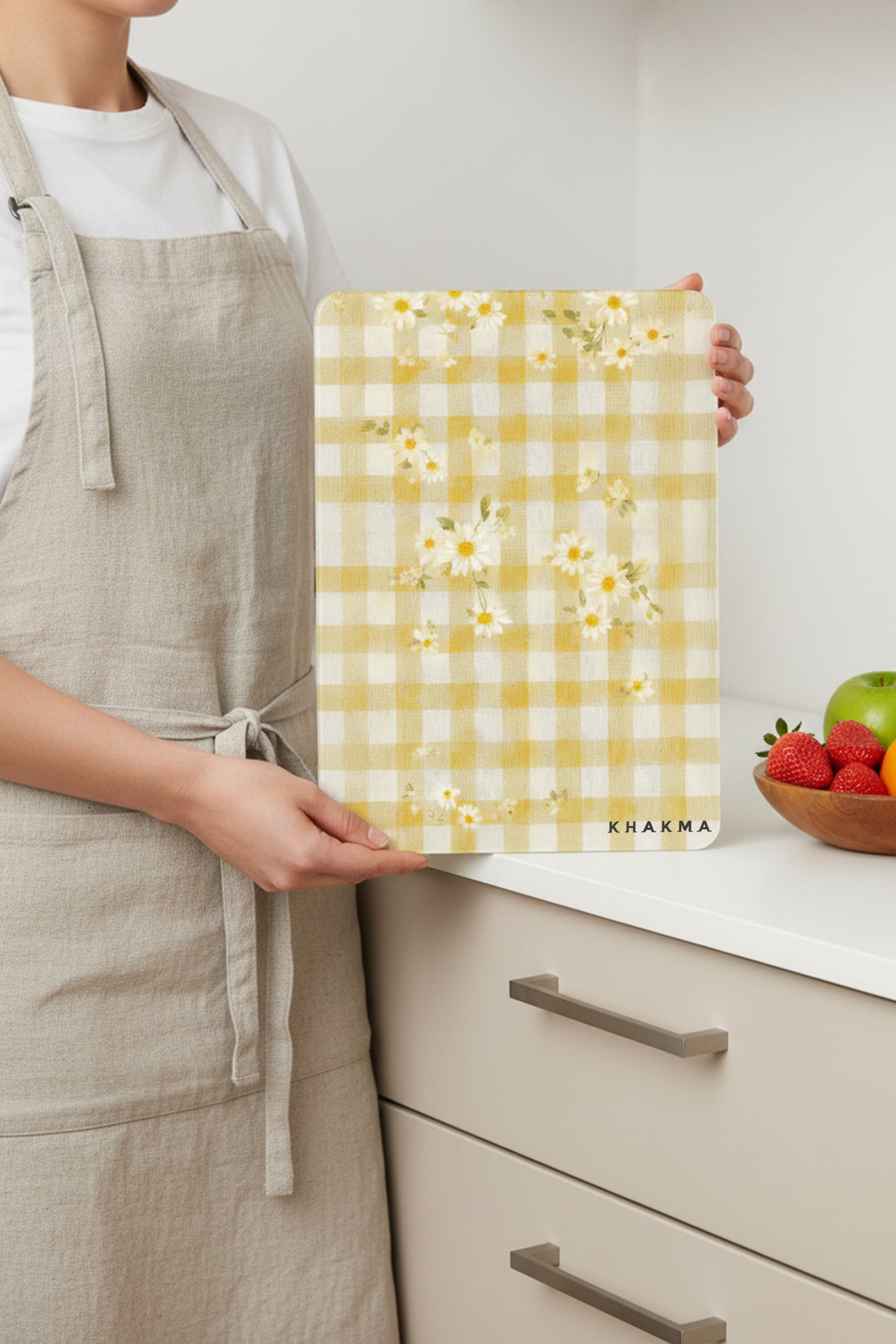 FloralMood Cam Kesme Tahtası – 25x35 cm | Sarı Ekose & Papatya Desenli | Temperli Cam