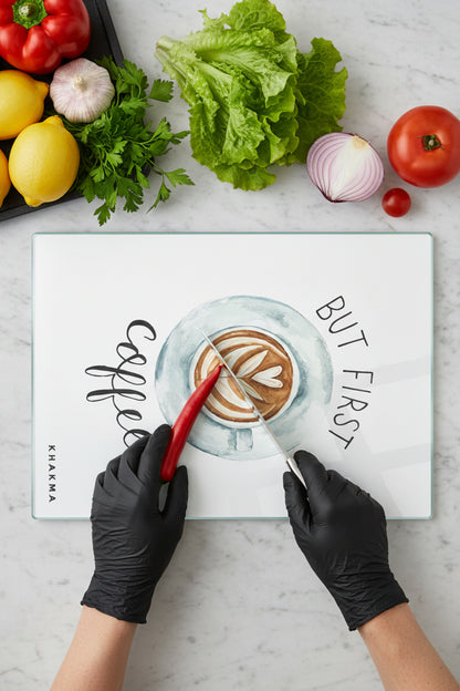 CoffeeMood Cam Kesme Tahtası – 25x35 cm | "But First Coffee" Tasarımlı Temperli Cam