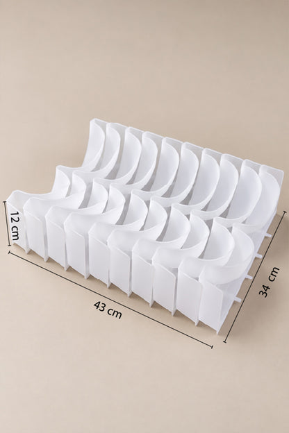 Sütyen düzenleyici ölçüleri: 43 cm uzunluk, 34 cm genişlik, 12 cm yükseklik