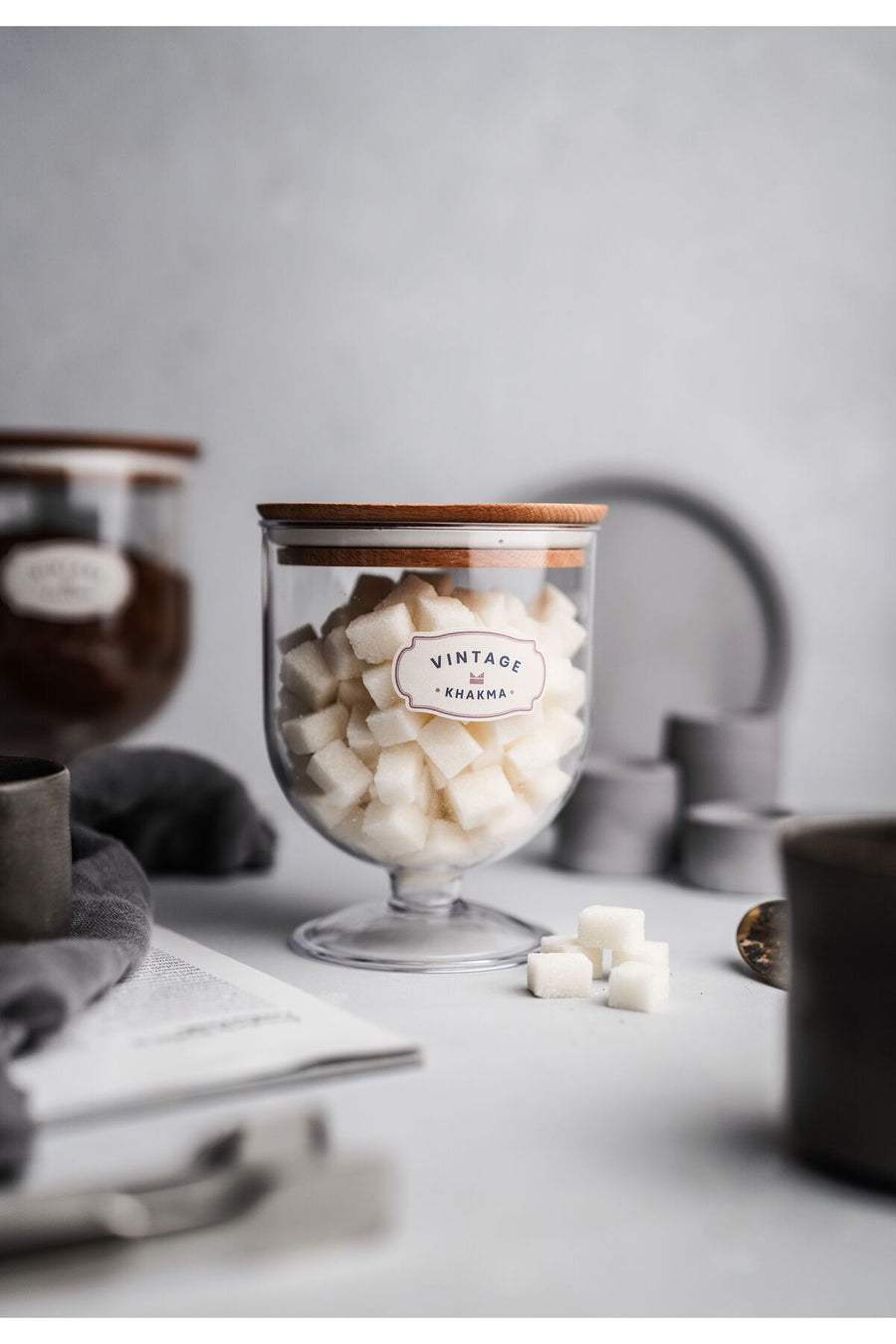 Ahşap Kapaklı Ayaklı Saklama Kavanozu – 800 ml Vintage Etiketli