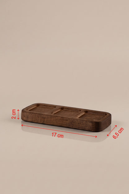 Üç bölmeli ahşap baharatlık standı, 17 x 6,5 x 2 cm ölçüleriyle