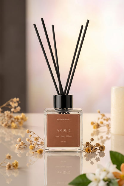 Kuru çiçekler ve mum arasında 100 ml amber bambu çubuklu oda kokusu