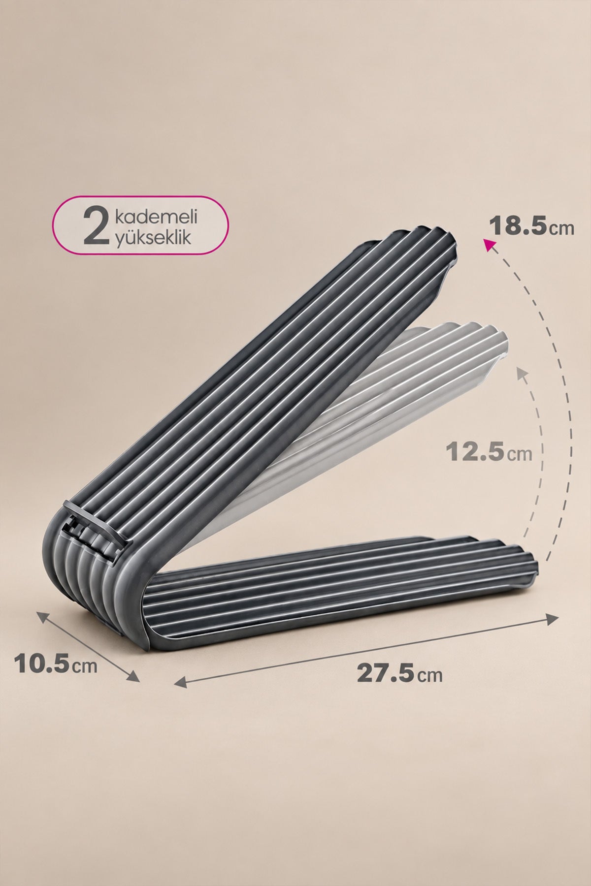 Ayakkabı rampası ölçüleri: 10,5 x 27,5 cm, 12,5 ve 18,5 cm iki kademeli yükseklik
