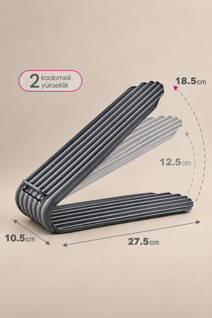 Ayakkabı rampası ölçüleri: 10,5 x 27,5 cm taban, 12,5 ve 18,5 cm iki kademeli yükseklik