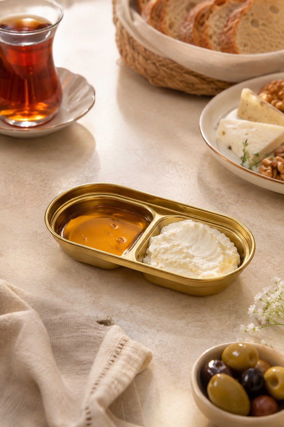 Bal ve kaymak servis edilen 2 gözlü altın paslanmaz çelik sunum kabı