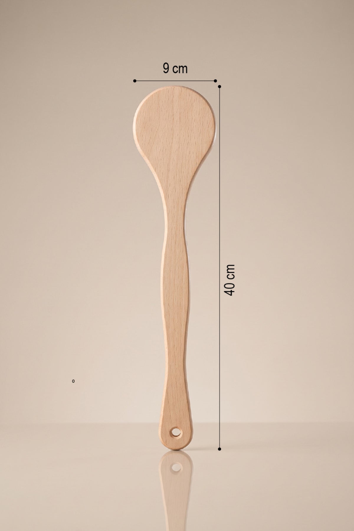 40 cm uzunluk ve 9 cm fırça başı ölçüleri gösterilen ahşap vücut fırçası