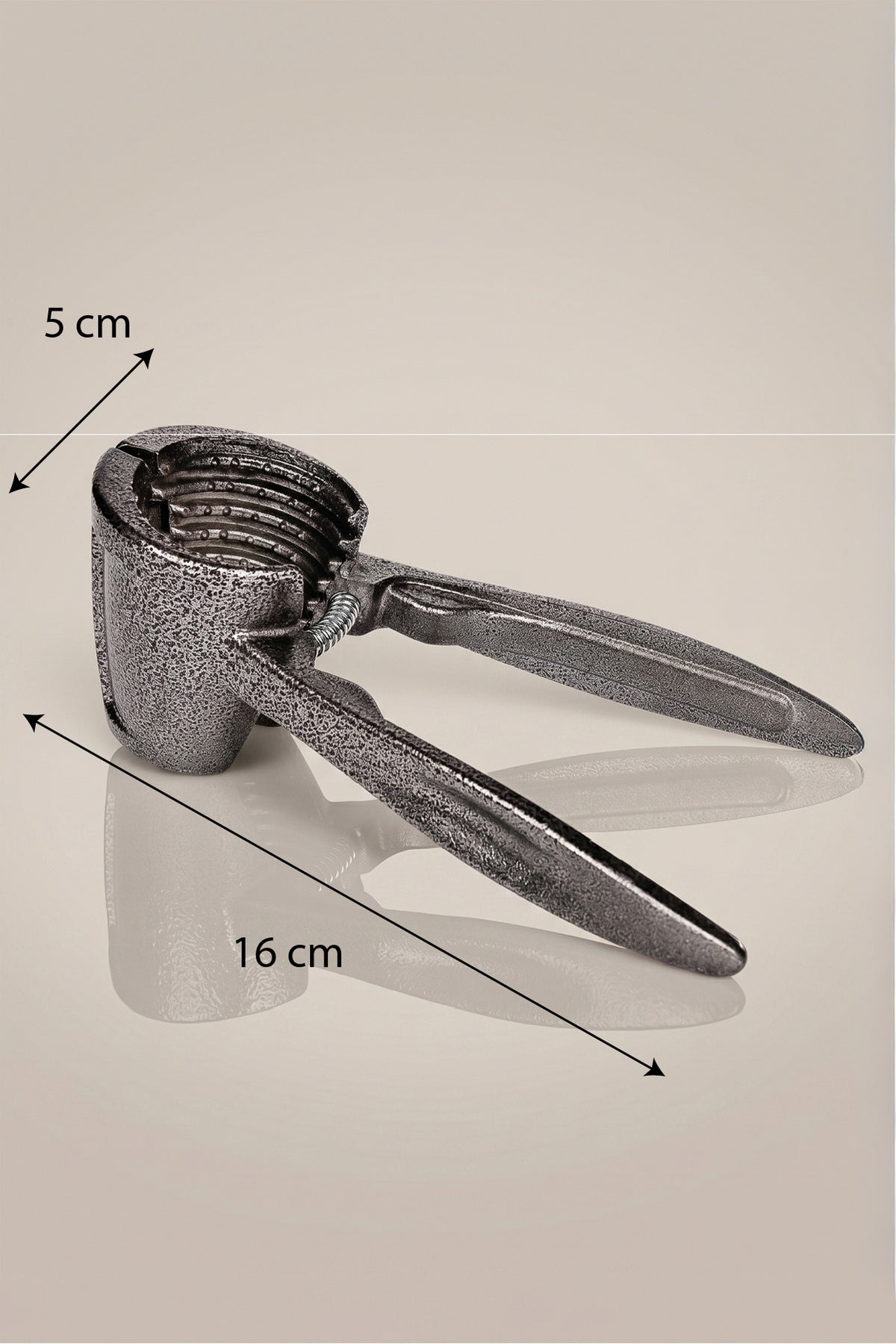 Döküm ceviz kırıcı ölçüleri: 16 cm boy, 5 cm en
