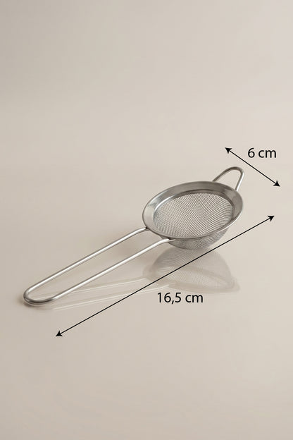 Çay süzgeci ölçüleri: 6 cm hazne çapı, 16,5 cm toplam uzunluk