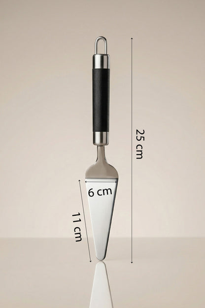 25 cm uzunluk, 11 cm uç ve 6 cm genişlik ölçüleri gösterilen pasta spatulası