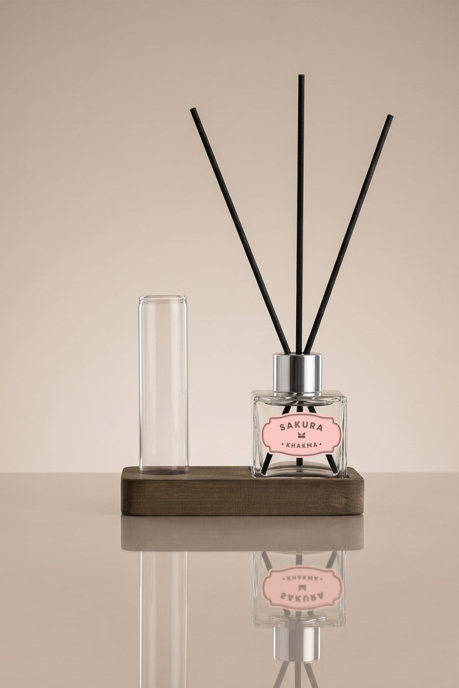 Sakura Kokulu Mini Oda Kokusu Seti – 50 ml, Ahşap Standlı ve Cam Tüp Vazolu