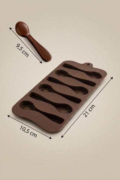 Silikon kaşık çikolata kalıbı ölçüleri: 21 x 10,5 cm, kaşık uzunluğu 9,5 cm
