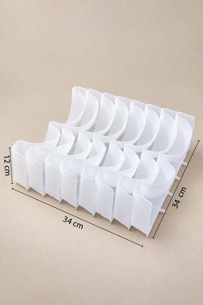 Sütyen düzenleyici organizer ölçüleri: 34 x 34 cm taban, 12 cm yükseklik