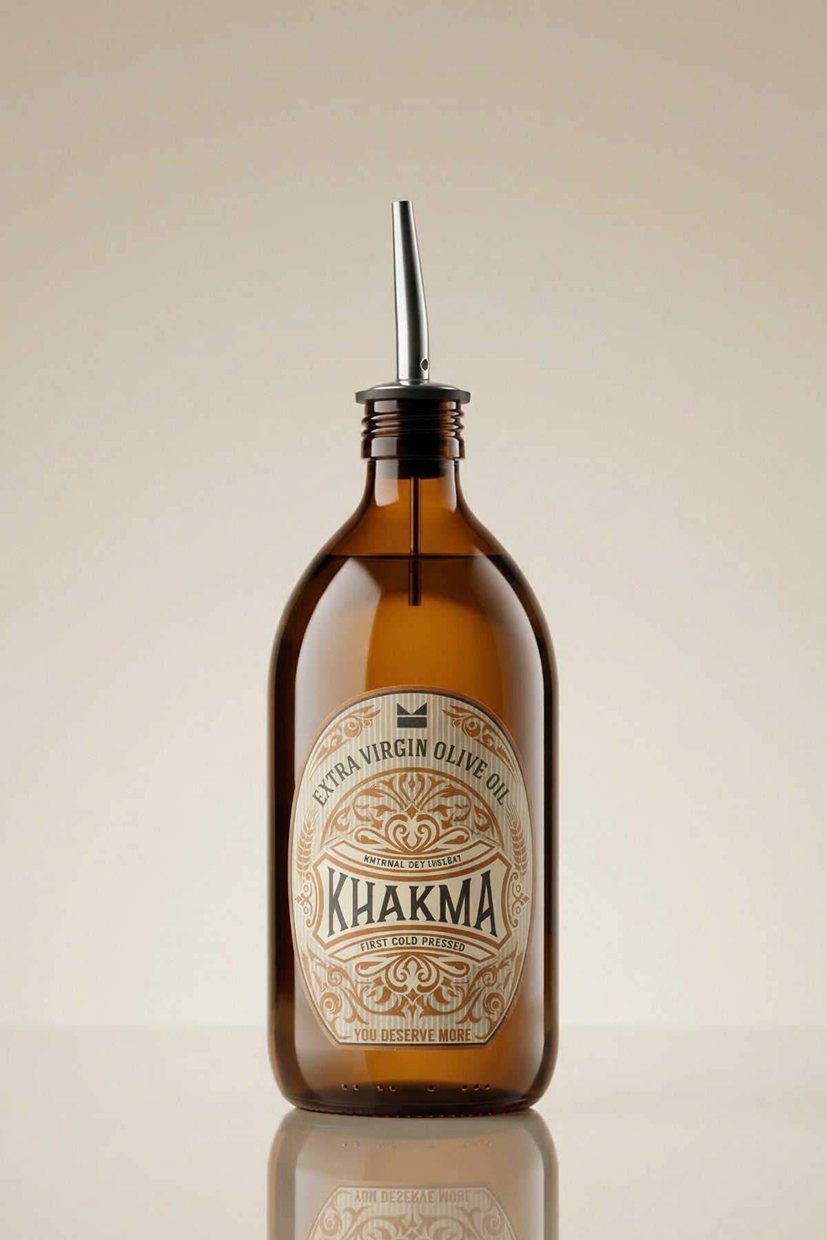 İnce uçlu metal döküm ağzı takılı 500 ml amber cam yağdanlık